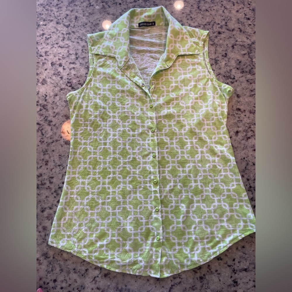 New David Cline, Geo patterned button up top with snaps size small